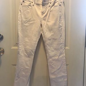 White distressed jeans